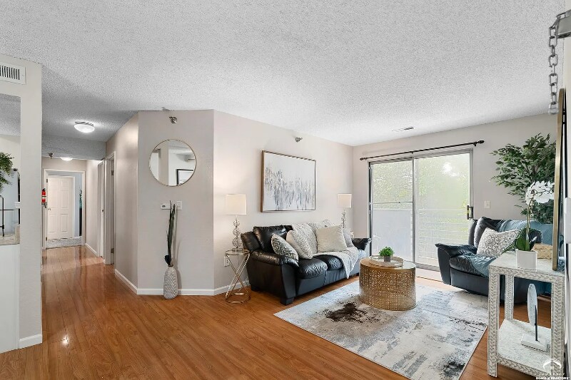 Foto principal - 927 Emery Rd