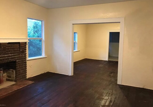 Building Photo - Spacious 3 bed / 2 bath home for rent!