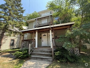 Building Photo - 820 Geneva Ave SE