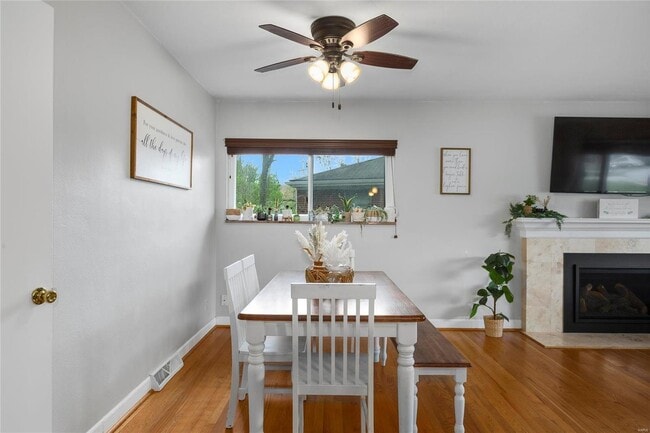 Building Photo - 9604 Greenview Dr