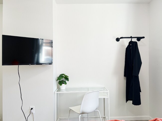 Foto del edificio - 619 N 39th St