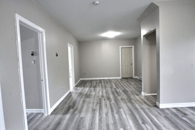 Photo du bâtiment - 40-40 Maple St