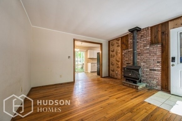 Building Photo - AVAILABLE NOW! - 120 Slaymaker Road, Milfo...