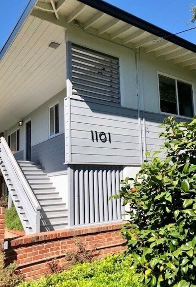 Building Photo - Noel Court