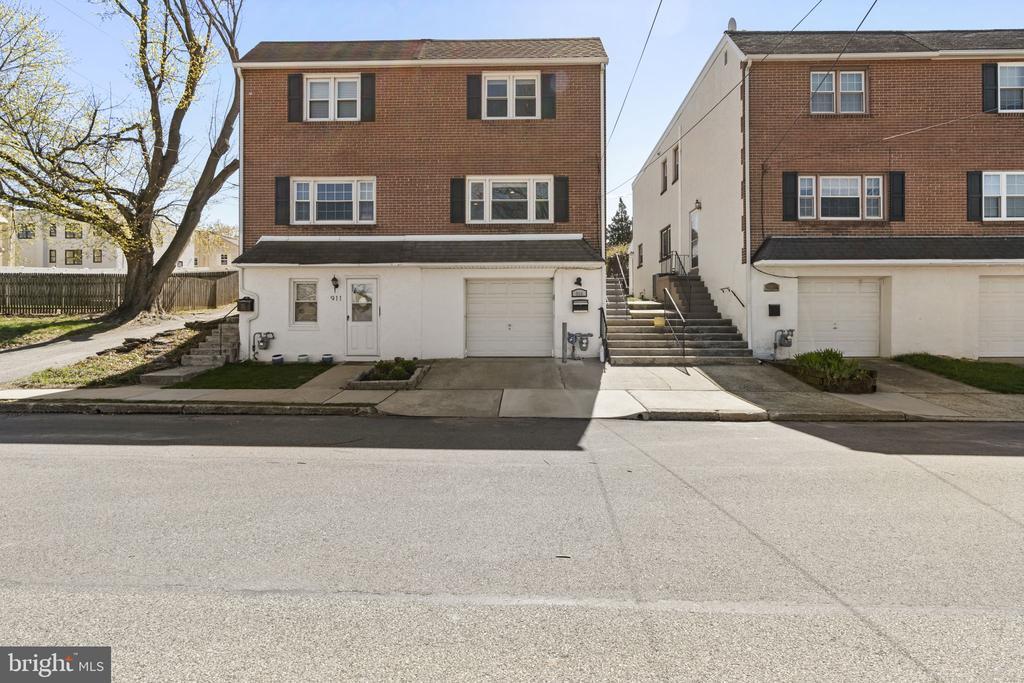 Foto principal - 909 Wood St