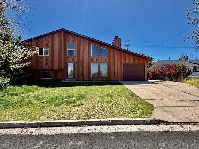 Foto del edificio - Pet-friendly 4-BR Home in Cedar City with Large Yard