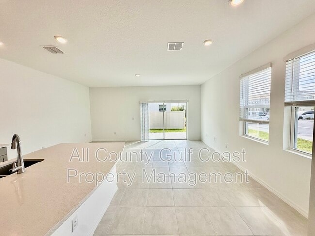 Building Photo - 11804 Glenside Ter