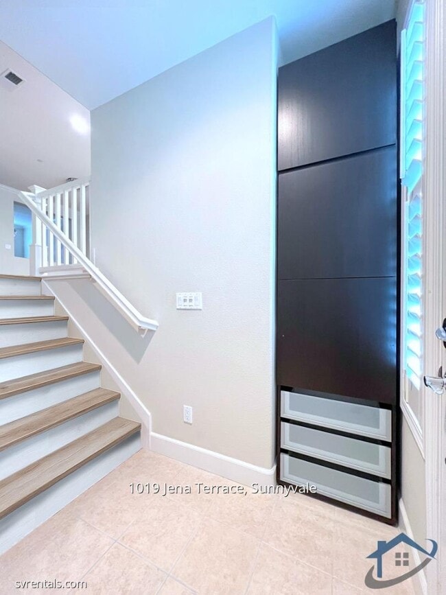 Foto del edificio - 1019 Jena Terrace