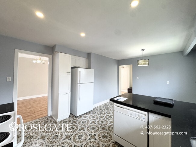 Building Photo - Spacious 3-Bedroom Main Level Apartment with Private Balcony – Brampton