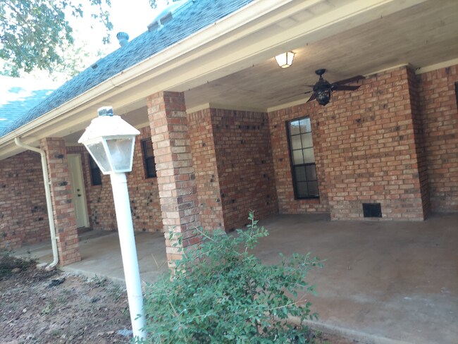 Foto del edificio - 2508 Brandon Ln