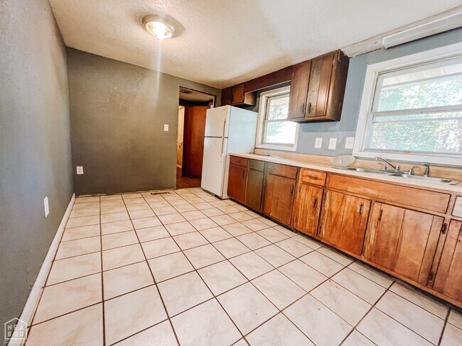 Foto del edificio - 3 Bedroom Home with Quick Access to Downto...