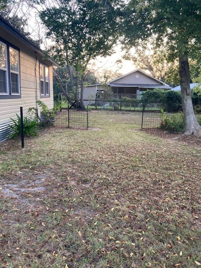 Building Photo - Biloxi 2 Bedroom