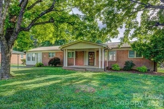 Building Photo - 1409 Delview Rd