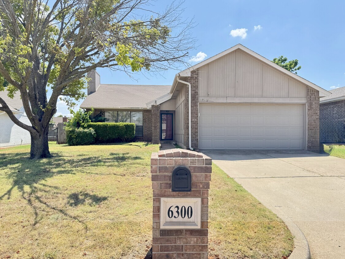 Photo - 6300 Westlane (Oklahoma City, OK)