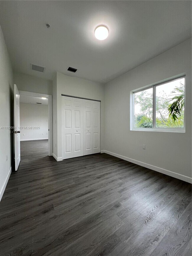 Foto del edificio - 2311 NW 22nd Ave