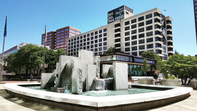 Building Photo - Spectra Plaza