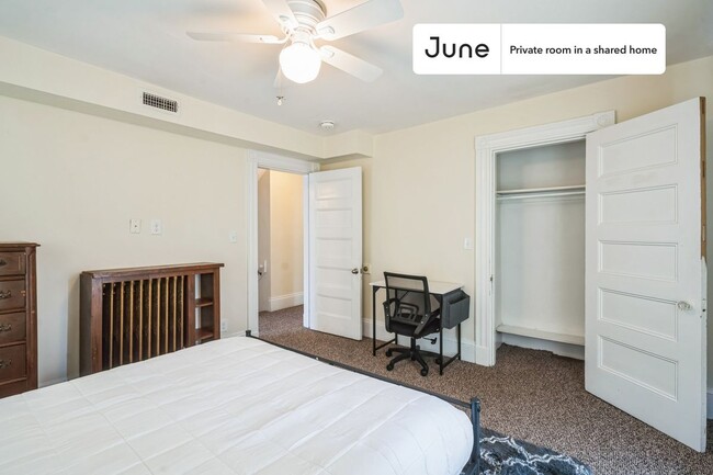 Building Photo - Private bedroom in 6 bed/3.5 bath Home
