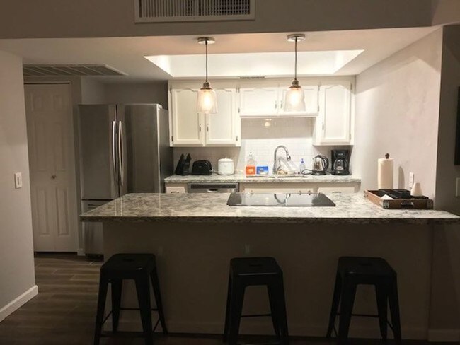 Building Photo - Condo in the Foothills - Short Term Available
