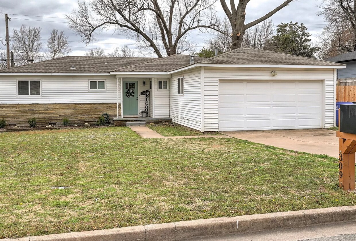 Foto principal - 3 bed/ 2 bath house located in Broken Arrow!
