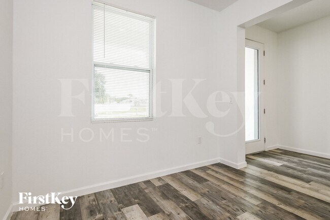 Foto del edificio - 925 Albertville Ct