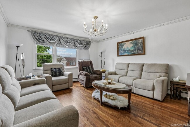 Foto del edificio - 583 Bellevue Ave N