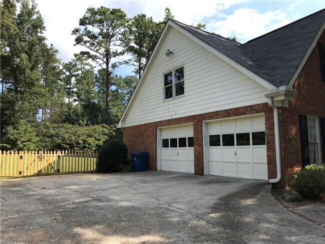 Building Photo - 3501 Billingsley Dr