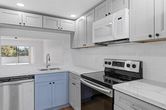 Building Photo - 6075 N Sabal Palm Blvd