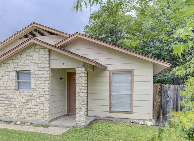 Building Photo - 900 Sirocco Dr