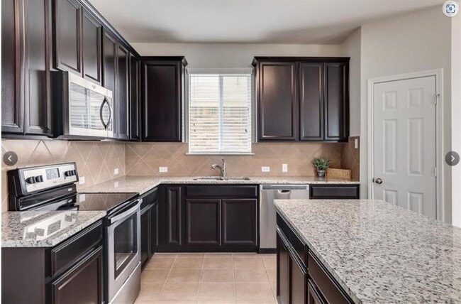 Foto del edificio - 169 Marcheeta Way