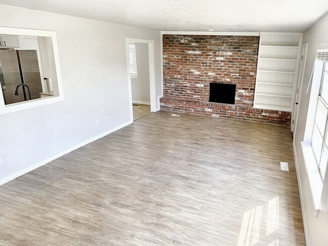 Photo - 11713 N Francis Ave House