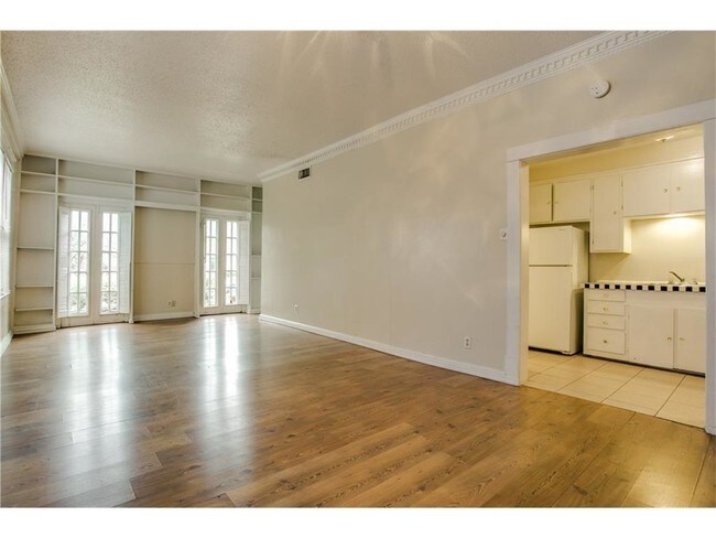 Building Photo - 4009 N Hall St