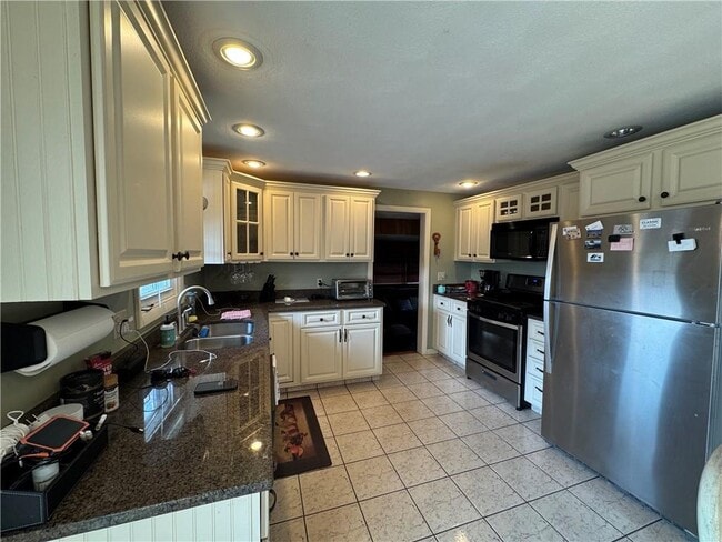 Building Photo - 73 Armory Dr