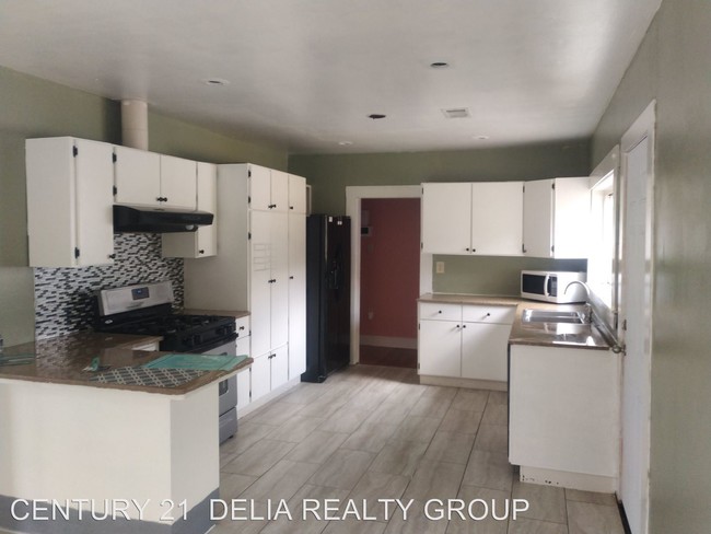 Foto del edificio - 3 br, 2 bath House - 120 South Texas St.
