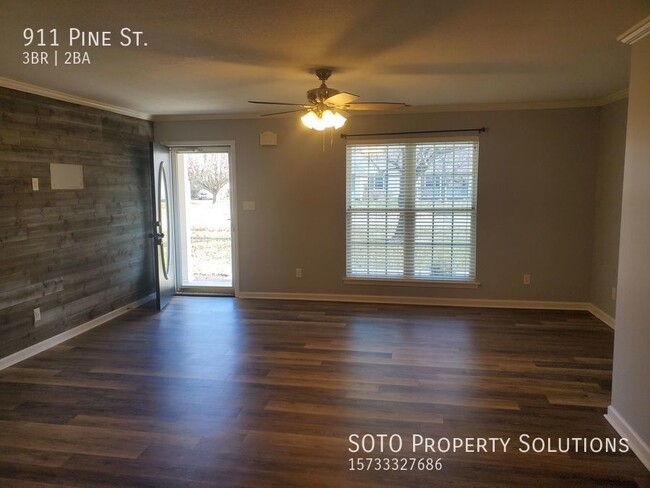 Building Photo - 3 BD / 2 BA