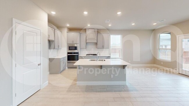 Building Photo - 220 Santa Lucia Dr