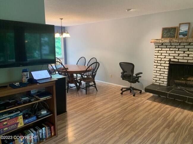 Foto del edificio - 4 Bed / 2 Bed House in UMED Area