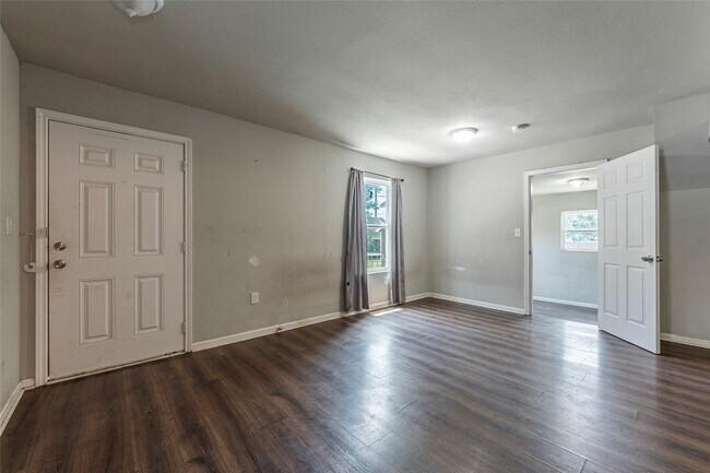 Building Photo - 2801 Virginia St