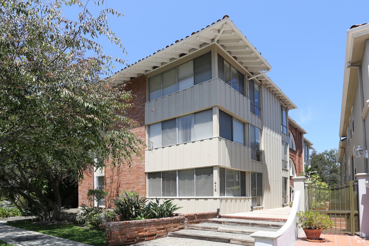 Primary Photo - Spalding Apartments