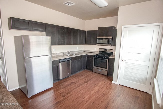 Building Photo - 8685 N Loop Dr