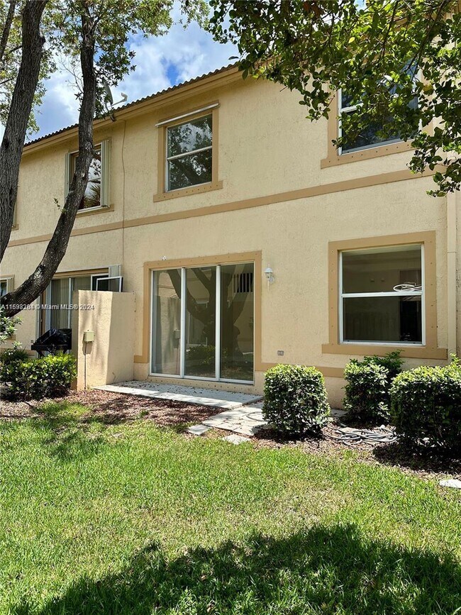 Building Photo - 661 NW 170th Terrace