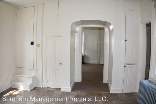 Foto del edificio - 2 br, 1 bath House - 8 Water Street 1st Floor
