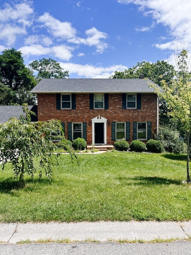Primary Photo - 4 Bedroom, 2.5 Bath House