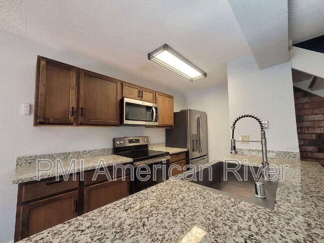 Building Photo - 10 La Pera Ct