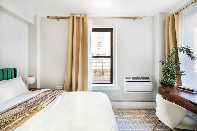 Building Photo - 234 W 73rd St