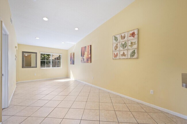 Foto del edificio - 3504 Briar Bay Blvd