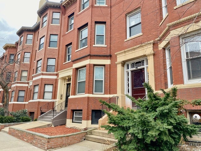 Building Photo - 51 Saint Stephen St