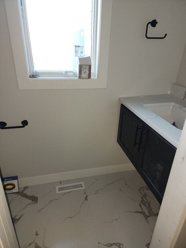 Foto del edificio - New construction three bedroom house