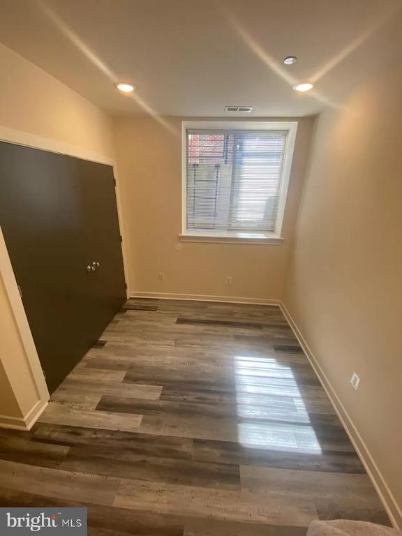 Foto del edificio - 5426 Chancellor St