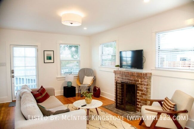 Building Photo - Get 2 Weeks Free in this Fully Furnished 1...