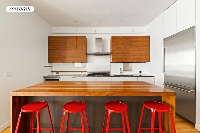 Foto del edificio - 117 W 17th St